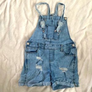 Maurice’s distressed overalls size M